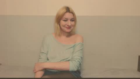 Snapshot of the_basic_instinctt chatting on April 2026 10:23:02 PM Eva online show from April 2026 10:23:02 PM