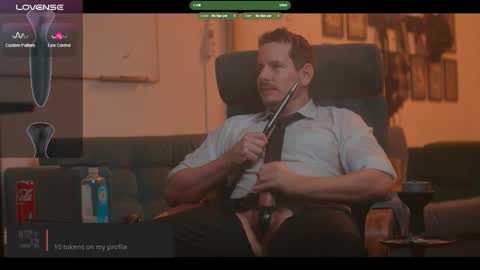 Snapshot of the_dilf chatting on January 2026 06:00:01 PM The DILF - online show from January 2026 06:00:01 PM
