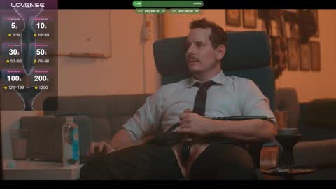 Snapshot of the_dilf chatting on January 2026 05:27:02 PM The DILF - online show from January 2026 05:27:02 PM