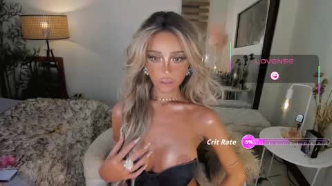 Snapshot of the_enchantressxx chatting on February 2026 09:40:01 PM nabi butterfly online show from February 2026 09:40:01 PM