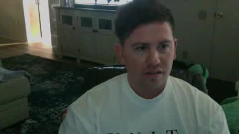 Snapshot of the_hundreds chatting on October 2025 11:05:02 PM the_hundreds online show from October 2025 11:05:02 PM