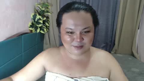 Snapshot of the_ladyboy_nextdoor69 chatting on April 2026 11:48:01 AM the_ladyboy_nextdoor69 online show from April 2026 11:48:01 AM