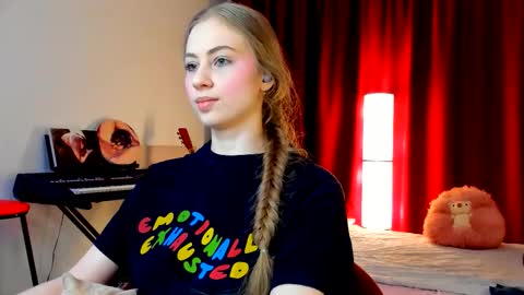 Snapshot of the_steel_magnolia_ chatting on March 2026 05:40:01 PM Ally STREAMING ON TWITCH NOW Check my Twitter for updates online show from March 2026 05:40:01 PM