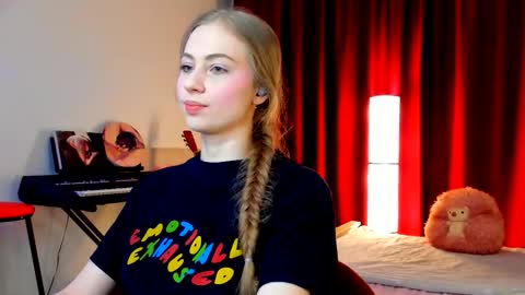 Snapshot of the_steel_magnolia_ chatting on March 2026 12:25:01 AM Ally STREAMING ON TWITCH NOW Check my Twitter for updates online show from March 2026 12:25:01 AM