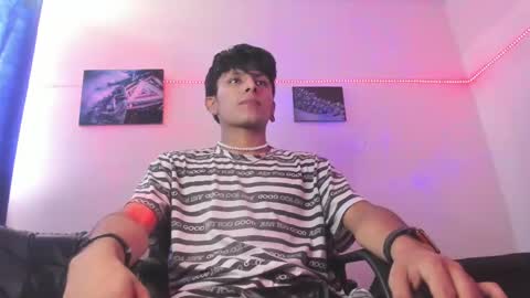 Snapshot of the_weed_guys chatting on December 2024 05:02:01 PM Danny online show from December 2024 05:02:01 PM