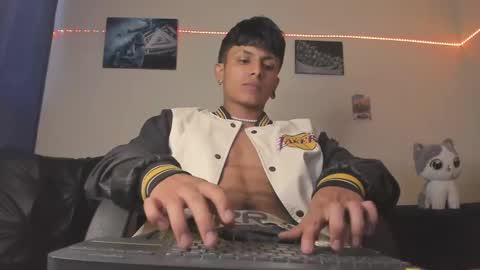 Snapshot of the_weed_guys chatting on December 2024 10:49:02 PM Danny online show from December 2024 10:49:02 PM