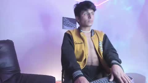 Snapshot of the_weed_guys chatting on January 2025 01:10:02 AM Danny online show from January 2025 01:10:02 AM