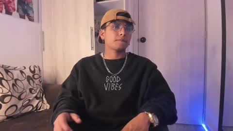 Snapshot of the_weed_guys chatting on September 2025 04:13:02 AM Danny online show from September 2025 04:13:02 AM