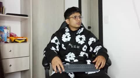 Danny online show from November 2025 02:10:01 AM