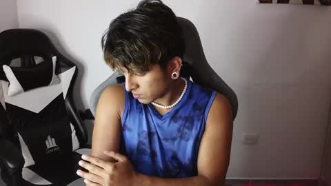 Snapshot of the_weed_guys chatting on April 2026 04:43:01 AM Danny online show from April 2026 04:43:01 AM