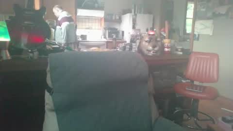 Snapshot of thealiensarecumming chatting on June 2026 06:30:01 PM thealiensarecumming online show from June 2026 06:30:01 PM