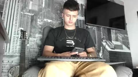 Snapshot of theangelmiguel chatting on December 2024 03:37:01 AM Miguel Angel online show from December 2024 03:37:01 AM