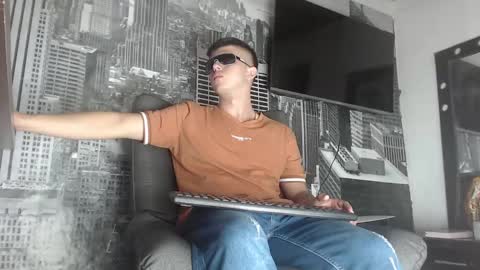 Snapshot of theangelmiguel chatting on January 2025 03:49:02 AM Miguel Angel online show from January 2025 03:49:02 AM