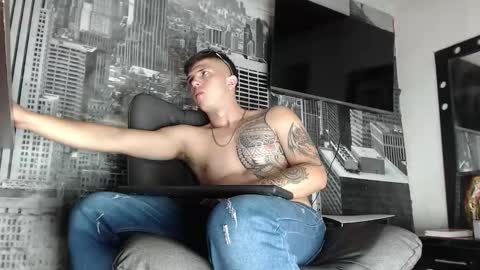 Snapshot of theangelmiguel chatting on January 2025 07:00:02 AM Miguel Angel online show from January 2025 07:00:02 AM