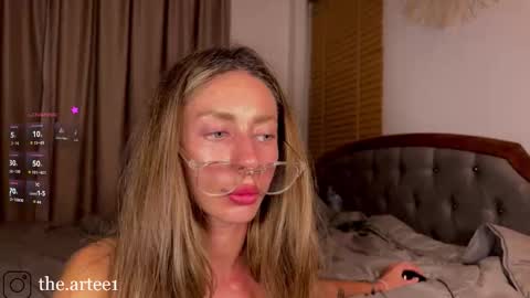 J online show from November 2025 03:23:01 PM