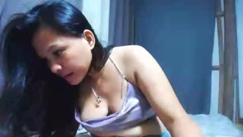 Snapshot of theaxxxx7970 chatting on September 2025 12:18:01 PM thea online show from September 2025 12:18:01 PM