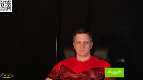 Snapshot of thebatandthecat10 chatting on April 2026 07:04:02 PM ISABELLA or MATT online show from April 2026 07:04:02 PM