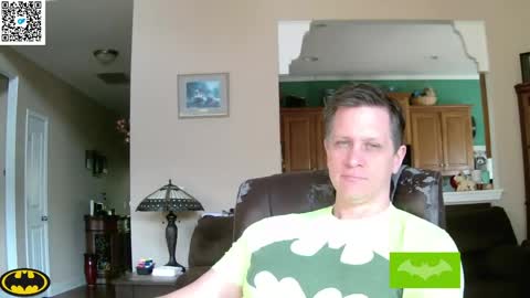 Snapshot of thebatandthecat10 chatting on May 2026 12:57:01 PM ISABELLA or MATT online show from May 2026 12:57:01 PM