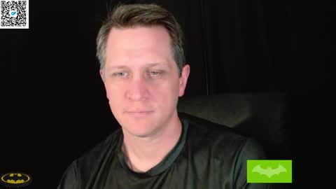 Snapshot of thebatandthecat10 chatting on May 2026 04:01:02 PM ISABELLA or MATT online show from May 2026 04:01:02 PM