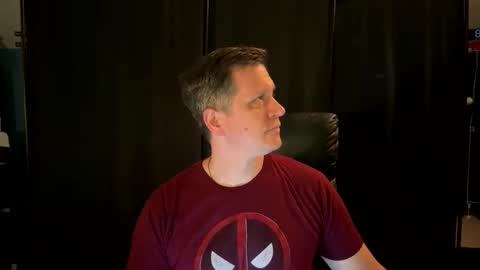 Snapshot of thebatandthecat10 chatting on June 2026 12:33:01 PM ISABELLA or MATT online show from June 2026 12:33:01 PM