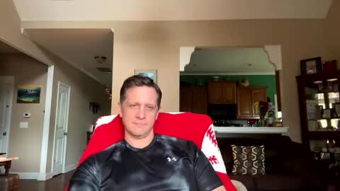 Snapshot of thebatandthecat10 chatting on June 2026 01:56:01 PM ISABELLA or MATT online show from June 2026 01:56:01 PM