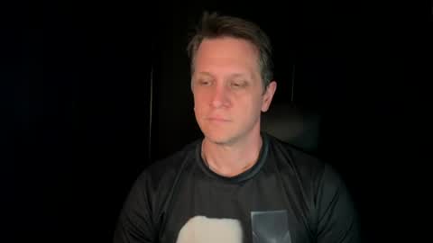 Snapshot of thebatandthecat10 chatting on June 2026 07:04:02 PM ISABELLA or MATT online show from June 2026 07:04:02 PM