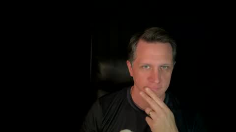 Snapshot of thebatandthecat10 chatting on June 2026 06:51:02 PM ISABELLA or MATT online show from June 2026 06:51:02 PM