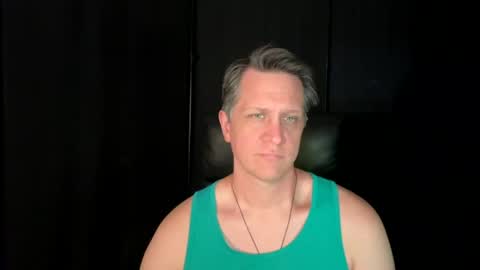 Snapshot of thebatandthecat10 chatting on June 2026 05:51:01 PM ISABELLA or MATT online show from June 2026 05:51:01 PM