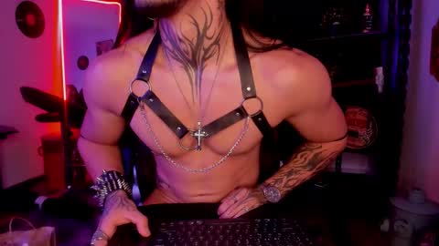 Snapshot of thebeastmaster_ chatting on October 2025 11:24:02 PM the beast master online show from October 2025 11:24:02 PM