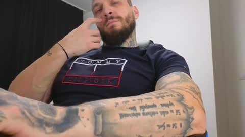 Snapshot of thebestmuscles chatting on December 2024 12:44:01 PM John online show from December 2024 12:44:01 PM