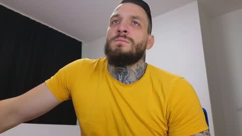 Snapshot of thebestmuscles chatting on December 2024 09:54:02 AM John online show from December 2024 09:54:02 AM