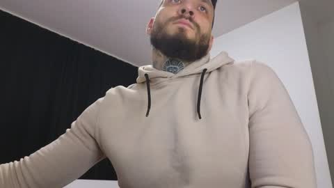 Snapshot of thebestmuscles chatting on December 2024 05:11:01 PM John online show from December 2024 05:11:01 PM