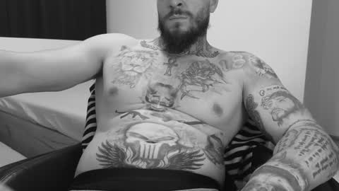 Snapshot of thebestmuscles chatting on December 2024 09:46:01 PM John online show from December 2024 09:46:01 PM