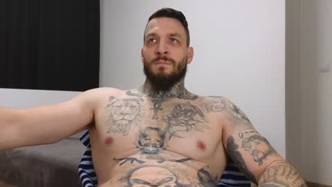 Snapshot of thebestmuscles chatting on December 2024 03:02:02 PM John online show from December 2024 03:02:02 PM