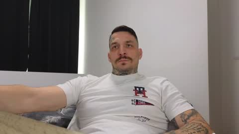 Snapshot of thebestmuscles chatting on December 2024 08:41:01 AM John online show from December 2024 08:41:01 AM