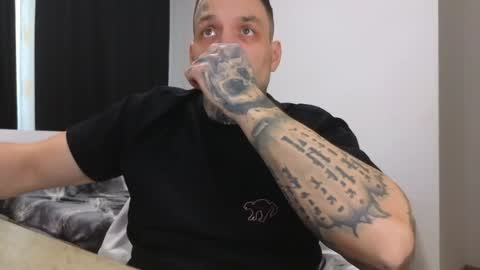 Snapshot of thebestmuscles chatting on December 2024 01:11:02 PM John online show from December 2024 01:11:02 PM