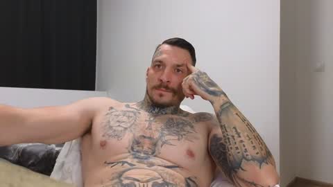 Snapshot of thebestmuscles chatting on December 2024 04:16:02 PM John online show from December 2024 04:16:02 PM