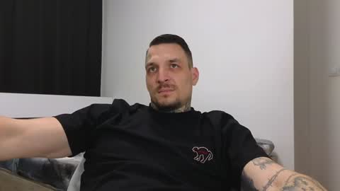 Snapshot of thebestmuscles chatting on December 2024 10:46:02 PM John online show from December 2024 10:46:02 PM