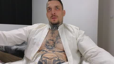 Snapshot of thebestmuscles chatting on December 2024 02:35:02 PM John online show from December 2024 02:35:02 PM