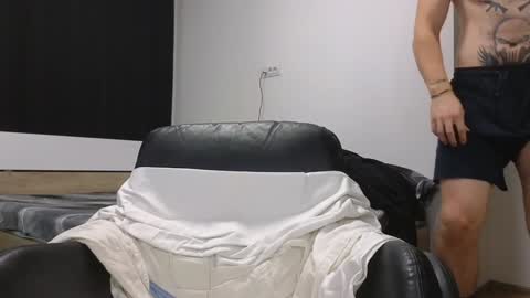 Snapshot of thebestmuscles chatting on December 2024 08:00:02 PM John online show from December 2024 08:00:02 PM