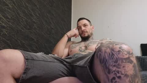 Snapshot of thebestmuscles chatting on January 2025 06:52:01 PM John online show from January 2025 06:52:01 PM