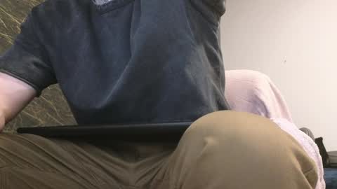 Snapshot of thebestmuscles chatting on January 2025 05:15:01 PM John online show from January 2025 05:15:01 PM