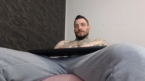 Snapshot of thebestmuscles chatting on February 2025 09:36:01 AM John online show from February 2025 09:36:01 AM