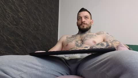 Snapshot of thebestmuscles chatting on February 2025 11:01:02 AM John online show from February 2025 11:01:02 AM