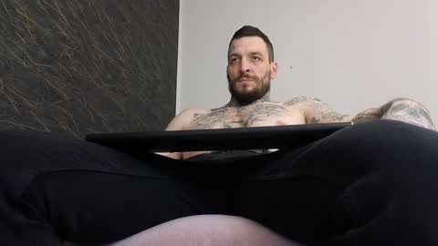 Snapshot of thebestmuscles chatting on February 2025 01:48:01 PM John online show from February 2025 01:48:01 PM