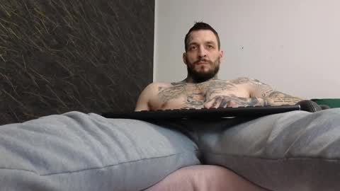 Snapshot of thebestmuscles chatting on February 2025 03:56:02 PM John online show from February 2025 03:56:02 PM