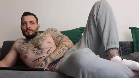 Snapshot of thebestmuscles chatting on February 2025 01:40:02 PM John online show from February 2025 01:40:02 PM