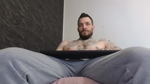 Snapshot of thebestmuscles chatting on February 2025 08:39:01 AM John online show from February 2025 08:39:01 AM