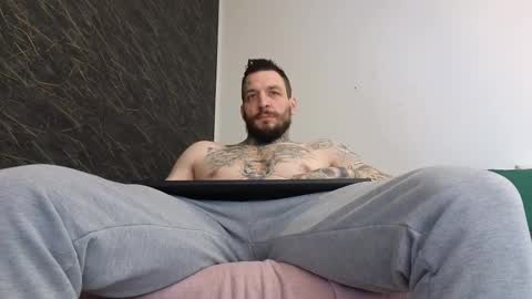 Snapshot of thebestmuscles chatting on February 2025 07:31:02 AM John online show from February 2025 07:31:02 AM