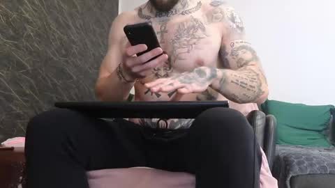 Snapshot of thebestmuscles chatting on March 2025 10:11:01 AM John online show from March 2025 10:11:01 AM